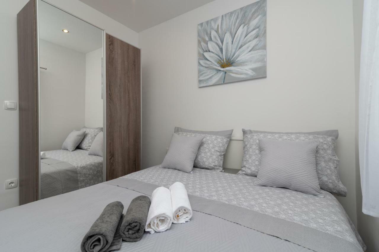 סגט ווראנייצה Apartmani Dalmacija מראה חיצוני תמונה