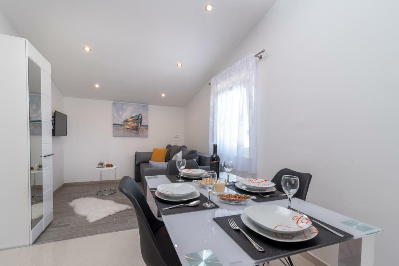 סגט ווראנייצה Apartmani Dalmacija מראה חיצוני תמונה